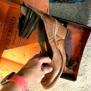 Freebird Randi Hand Crafted Leather Shoes Dusty Rose Multi Buckle sz 9 NWT & Box